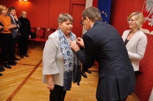 Uroczystość wręczenia Krzyży Wolności i Solidarności, Poznań 19 grudnia 2016. Na zdj. Anna Grzymisławska